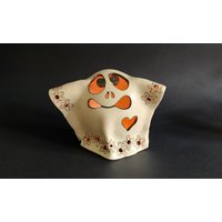 Handgemachter Halloween Geist Kerzenhalter, Dekoration, Weißer Wohndekor, Kinderzimmer Keramik Ornament von Ivaspottery