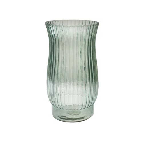 Ivyline Airlie Gerippte Vase in Salbeigrün – nachhaltig und hochwertig – wasserdicht und trendy – Glasvase für den Innenbereich – H27 x D14,5 cm von Ivyline