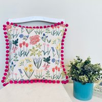 Garten Blumen Pom Kissen Garten Blumen Pom Kissen von IzziRainey