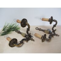 Chippendale Wandleuchte 2-Arm, Spiegellampe Im Wohnzimmer, Wandlampe Passend Zu Kronleuchter, Messing, Vintage Flurleuchte Verschnörkelt Chippendale Wandleuchte 2-Arm, Spiegellampe Im Wohnzimmer, Wandlampe Passend Zu Kronleuchter, Messing, Vintage Flurleuchte Verschnörkelt von JAHRZEHNTE