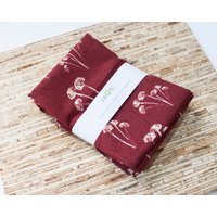 Große Stoffservietten - 4Er Set | N5468 Rote Runde Blumen Moderne Wiederverwendbare von JAQSstudio