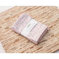 Kleine Stoffservietten - 4Er Set | N6821S Gänseblümchen Auf Pinken Modernen Wiederverwendbaren Baumwollstoff-Servietten Kleine Stoffservietten - 4Er Set | N6821S Gänseblümchen Auf Pinken Modernen Wiederverwendbaren Baumwollstoff-Servietten von JAQSstudio