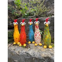 Keramik Huhn | Keramikfigur Hühner Dekoration Garten Beige-Hellblau Türkis-Lila Neongrün-Konfetti Gelb-Rot Weiss-Rot von JBLivingKeramik