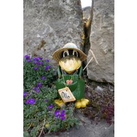Keramik Rabe Gärtner "Otto" | Keramikfigur Keramikschmuck Keramikdeko Gartendekoration Geschenkidee Garten Gartenschmuck Vogel Keramik Rabe Gärtner "Otto" | Keramikfigur Keramikschmuck Keramikdeko Gartendekoration Geschenkidee Garten Gartenschmuck Vogel von JBLivingKeramik