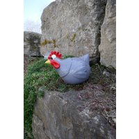 Keramikfigur Henne | Grau Frostfest Keramik Huhn Keramikschmuck Gartenkeramik Gartendeko Dekoration Gartenschmuck |Dekoelement von JBLivingKeramik