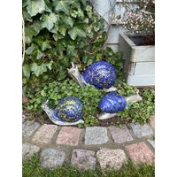 Keramikfigur Schnecke | Groß & Mittel Blau-Gelb Gesprenkelt/Grau| Gartendeko Keramikschnecke Geschenk Dekoration Schneckenfigur von JBLivingKeramik