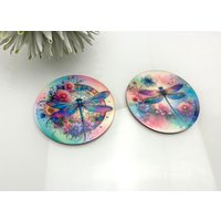 2 Tlg. Set Libelle, Resin-Untersetzer , Aus Holz/ Glasuntersetzer/Unikat Epoxidharz, Harz, Epoxy, Trinken, Blumen, Meer, Bunt 2 Tlg. Set Libelle, Resin-Untersetzer , Aus Holz/ Glasuntersetzer/Unikat Epoxidharz, Harz, Epoxy, Trinken, Blumen, Meer, Bunt von JCFeuerholz