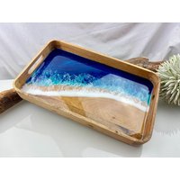 Resin-Vintage-Tablett Mango-Holz Strand Meer Wellen Epoxidharz Harz Epoxy Frühstückstablett Ozean Blau von JCFeuerholz