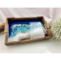 Vitage Resin-Tablett/ Mango-Holz/ Unikat/Laser Strand, Meer, Wellen, Epoxidharz, Harz, Epoxy, Frühstückstablett Blau von JCFeuerholz