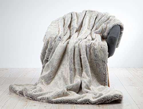 JCo Felldecke aus Fellimitat Silberfuchs, als Kuscheldecke oder Tagesdecke oder Kissen (Felldecke 260x300cm) von JCo