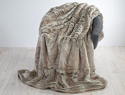 JotCo Felldecke Grauwolf grau-beige, aus weichem Fellimitat, als Wohndecke, Tagesdecke oder Kissen (Felldecke 150x200cm) von JotCo