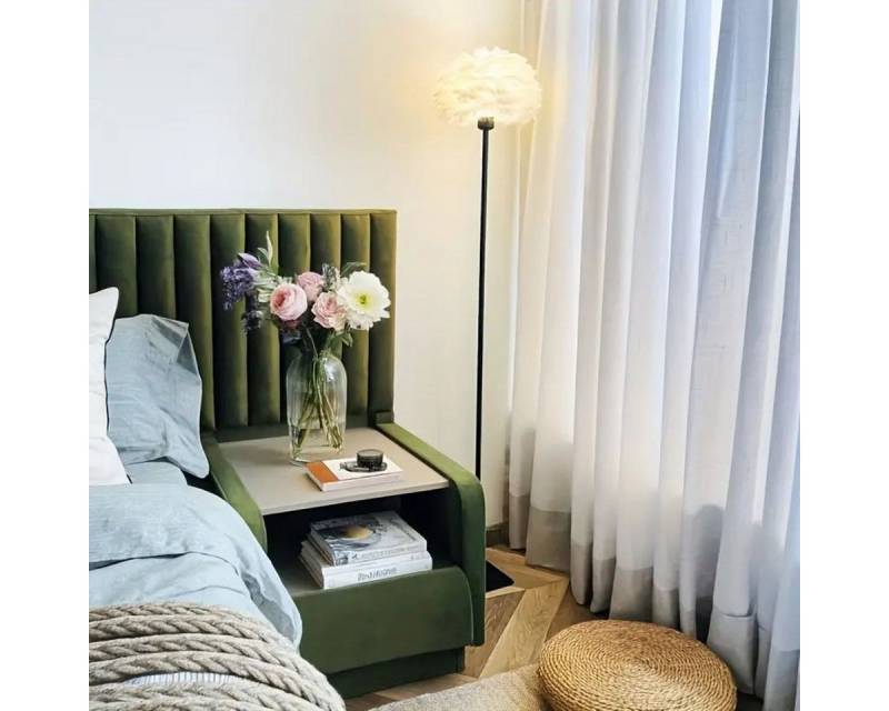 JDONG Stehlampe Schlafzimmer Federn Standleuchte, Warmweiß, Künstliche Federn Schirm Flauschige Dekoration Bodenlampe 27 CM*170 CM von JDONG