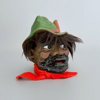 Deutsche Volkskunst Flaschenverschluss Jäger in Hut Form - Bierflaschendeckel Weinflaschendeckel Geschenke -Vintage Sammlerstück Deutsche Volkskunst Flaschenverschluss Jäger in Hut Form - Bierflaschendeckel Weinflaschendeckel Geschenke -Vintage Sammlerstück von JDVintageDE