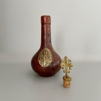 Lederbezogene Flasche - Fleur De Lis Hexenaltar Wicca Altar Ritualflasche Hexerei von JDVintageDE