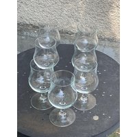 Set Mit 7 Großen Weingläsern Von Luminarc France Aus Klarem Glas, Auf Vintage-Füßen Set Mit 7 Großen Weingläsern Von Luminarc France Aus Klarem Glas, Auf Vintage-Füßen von JECHINEPOURVOUS