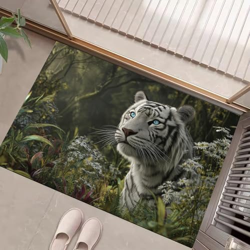 JEDTAKCT Teppiche Mit Blauäugiger Weißer Tiger, Natürlicher Wald Teppich Weiche, Smaragdgrün rutschfeste Fußmatte Waschbarer Teppich Für Eingang Badezimmer Treppe Spielzimmer Fußmatte, 60X90Cm JEDTAKCT Teppiche Mit Blauäugiger Weißer Tiger, Natürlicher Wald Teppich Weiche, Smaragdgrün rutschfeste Fußmatte Waschbarer Teppich Für Eingang Badezimmer Treppe Spielzimmer Fußmatte, 60X90Cm von JEDTAKCT