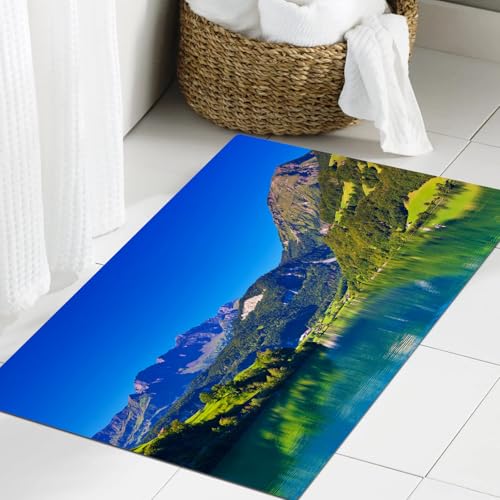 JHAOUNUK Weich Badezimmerteppich 60x90cm,Alpensommer-Berglandschaft mit See.,rutschfest waschbar Badematte Flauschige Badteppich Saugfähig Badvorleger Duschvorleger von JHAOUNUK
