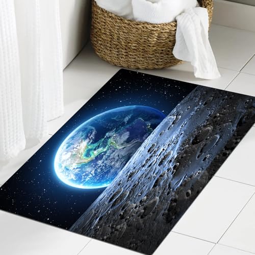 JHAOUNUK Weich Badezimmerteppich 60x90cm,Ferne Planetensystem Ansicht Blaue Erde Ansicht von der Mondoberfläche,rutschfest waschbar Badematte Flauschige Badteppich Saugfähig Badvorleger Duschvorleger von JHAOUNUK