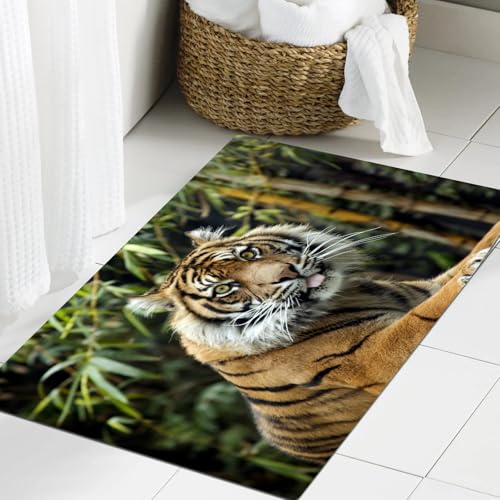 JHAOUNUK Weich Badezimmerteppich 60x90cm,Tiger ruht in freier Wildbahn. Blickkontakt mit der Kamera.,rutschfest waschbar Badematte Flauschige Badteppich Saugfähig Badvorleger Duschvorleger JHAOUNUK Weich Badezimmerteppich 60x90cm,Tiger ruht in freier Wildbahn. Blickkontakt mit der Kamera.,rutschfest waschbar Badematte Flauschige Badteppich Saugfähig Badvorleger Duschvorleger von JHAOUNUK
