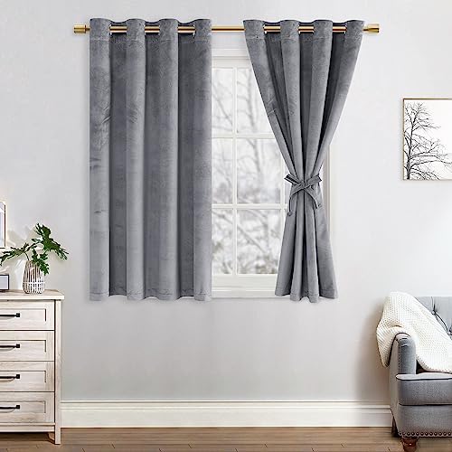 JIUZHEN Verdunklungsvorhang aus Samt,2er Set weiche blickdichte Gardinen mit Ösen für Schlafzimmer,140x145cm (Breite x Höhe),Graue von JIUZHEN