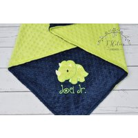 Dinosaurier Minky Baby Decke-Personalisierte Triceratops Dino Junge Decke-Navy Blau Und Lime Grün Decke von JJCuties