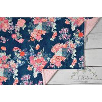 Personalisierte Babydecke Girl-Flora Minky Babydecke-Personalized Flora Baby Decke-Flora Krippe Sheets-Pink Navy Girl Decke von JJCuties