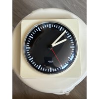 Krups Space Age Uhr | Wanduhr Aus Kunststoff in Cremeweiß 70Er Jahre Mid Century Vintage Krups Space Age Uhr | Wanduhr Aus Kunststoff in Cremeweiß 70Er Jahre Mid Century Vintage von JJJJLaden