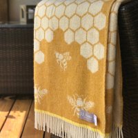 Senfgelbe Biene Schurwolle Überwurf | Bienen Und Waben-Decke Wolle Wrap Einweihungsgeschenk von JJTextile