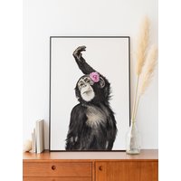 Tanzender Affe - Limitierter Kunstdruck, Elegante Affen Illustration, Farbfrohes Kunstwerk Für Wohnzimmer, Originelle Wanddekoration von HappyCreaturesArt