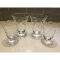 Antik Geschliffene Kristall Becher - Set Von 4 Antike Eistee Gläser Saftgläser Vintage Fußbecher, Kelch von JMSquaredVintage