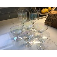 Vintage Iridescent Crystal Mix Set Champagner Gläser, Weingläser, Cordials - 7Er Regenbogen Coupes Perlglanz Kristall von JMSquaredVintage