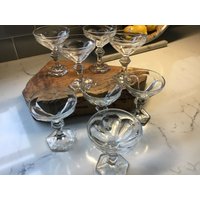 Vintage Kristall Champagner Coupes, Sorbet Gerichte, Garnelen Cocktail Gläser - Set Von 8 Antike Coupes Hohe Sorbets Gepresst von JMSquaredVintage