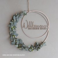 Personalisierter Türkranz "Willkommen Bei Familie ..." | Mit Name Holzkranz Personalisiert Geschenk Einzug Ohne Deko Personalisierter Türkranz "Willkommen Bei Familie ..." | Mit Name Holzkranz Personalisiert Geschenk Einzug Ohne Deko von JOMAWOODde
