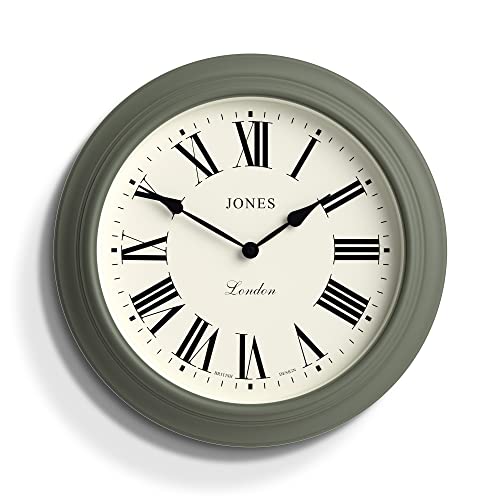 JONES CLOCKS® Supper Club große Wanduhr, klassisches Design, cremefarbenes Zifferblatt und Schwarze Zeiger, 40 cm (Aspargelgrün) von JONES CLOCKS