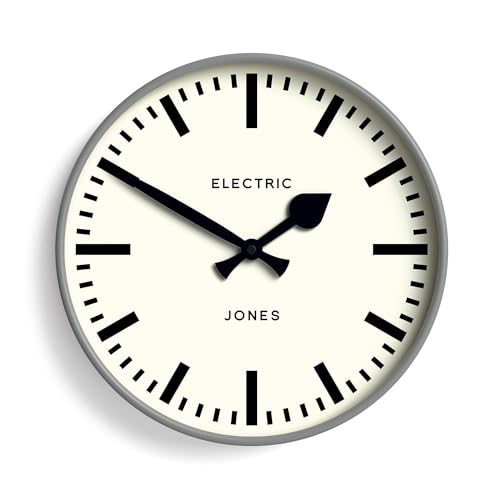 JONES CLOCKS® Tiger Wanduhr | Moderne runde Bahnhofsuhr | 30cm | Grau | Cooler Designer-Look für Küche, Wohnzimmer oder Büro von JONES CLOCKS
