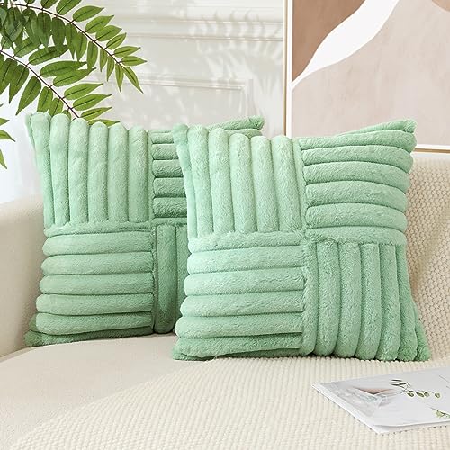 JOTOM 2er Set Gestückelte Samt Kissenbezug Weiche Kunstpelz Plüsch Dekorative Kissenhülle Fuzzy gestreifte Kissenbezüge für Bett Sofa Wohnzimmer Schlafzimmer, Grün 45 x 45 cm von JOTOM