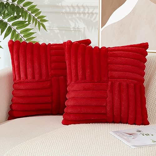 JOTOM 2er Set Gestückelte Samt Kissenbezug Weiche Kunstpelz Plüsch Dekorative Kissenhülle Fuzzy gestreifte Kissenbezüge für Bett Sofa Wohnzimmer Schlafzimmer, Rot 45 x 45 cm von JOTOM