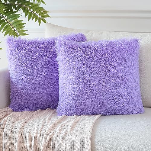 JOTOM 2er Set Kissenbezüge Künstlich Pelz Sofakissen Dekorative Dekokissen Plüschkissen Kuschelig Flauschig Kissenbezug für Sofa 45x45cm Lila von JOTOM