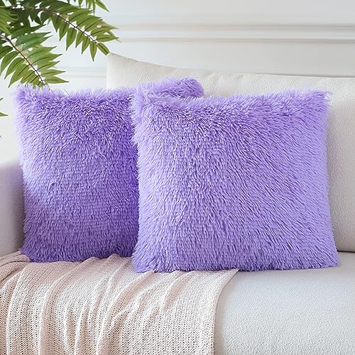 JOTOM 2er Set Kissenbezüge Künstlich Pelz Sofakissen Dekorative Dekokissen Plüschkissen Kuschelig Flauschig Kissenbezug für Sofa 45x45cm Lila JOTOM 2er Set Kissenbezüge Künstlich Pelz Sofakissen Dekorative Dekokissen Plüschkissen Kuschelig Flauschig Kissenbezug für Sofa 45x45cm Lila von JOTOM