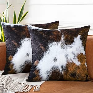 JOTOM 2er Set Kissenbezüge Sofakissen Dekorative Plüsch Dekokissen Kuschelkissen Plüschkissen Couchkissen Weich Flauschig Kissenbezug für Sofa Schlafzimmer (50 x 50 cm, Kuh Muster A) von JOTOM