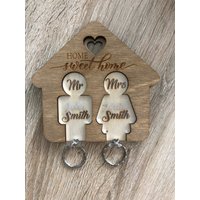 Personalisierte Mr & Mrs Keyrings Holzhalter, Hochzeitsgeschenk, Neues Hausgeschenk von JRCraftingStore