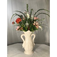 3 Fuß Hoch Wunderschöne Künstliche Gemischte Blumenarrangement in Porzellan Hohe Schwan Vase Von Jreneefloralboutique von JReneeFloralBoutique