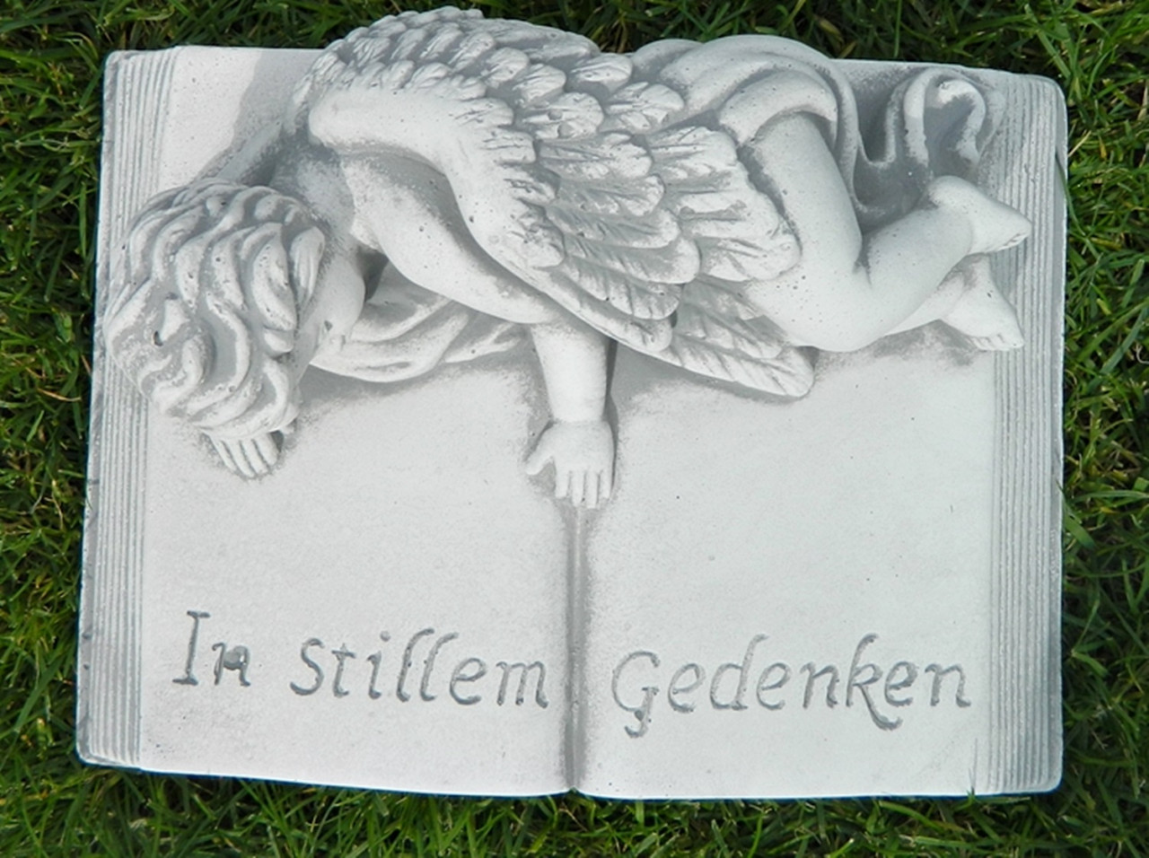 Beton Figur Buch mit Aufschrift In stillem Gedenken " Länge 27cm Grabdekoration" von JS GartenDeko
