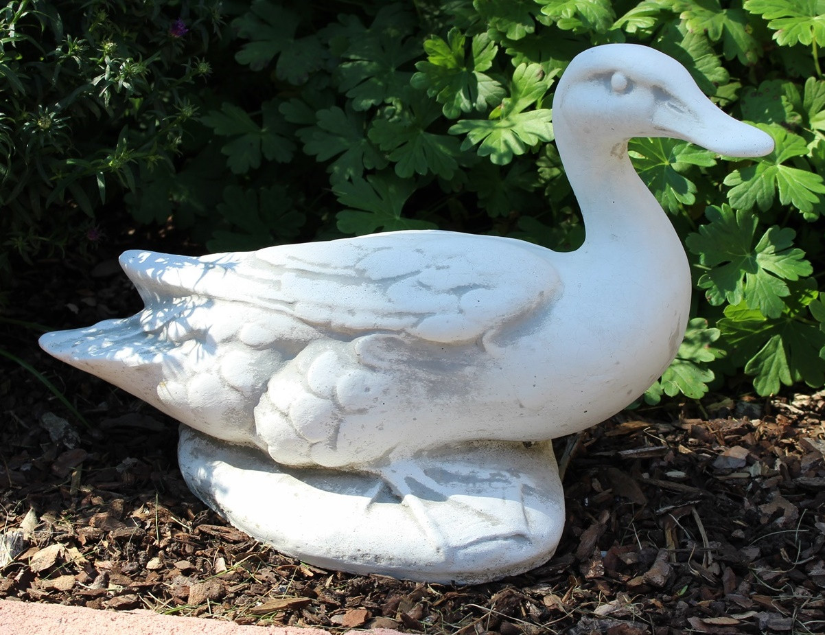 Beton Figur Ente Vogelfigur H 22 cm Entel Dekofigur und Gartenfigur von JS GartenDeko