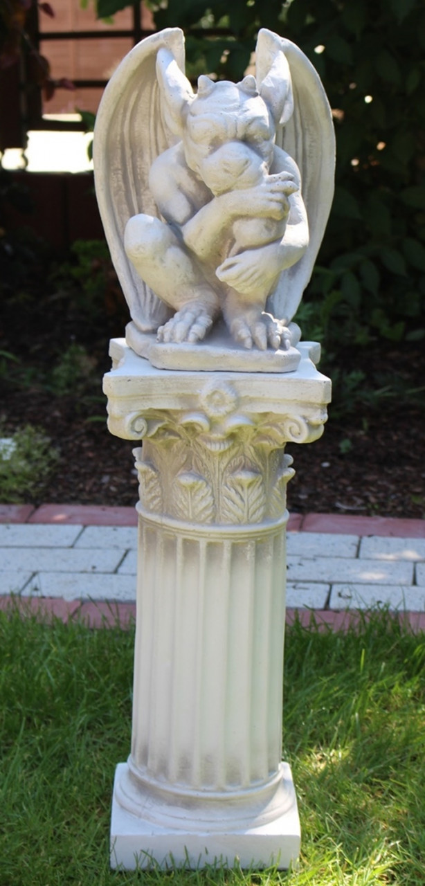 Beton Figur Skulptur Drache Gargoyle auf korinthischer Säule H 74 cm Dekofigur Statue Gartenskulptur von JS GartenDeko
