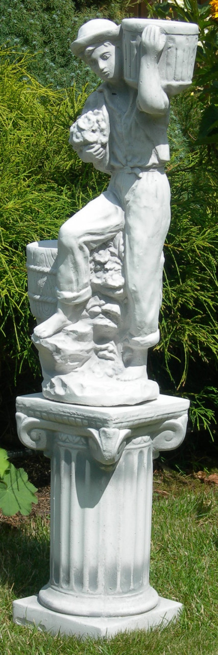 Beton Figuren Junge mit Töpfen auf ionischer Säule Dekofiguren und Gartenskulpturen von JS GartenDeko