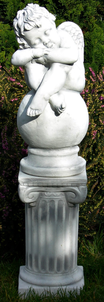 Beton Figuren Statue Engel schlafend auf ionischer Säule H 76 cm Dekofiguren und Gartenskulpturen von JS GartenDeko