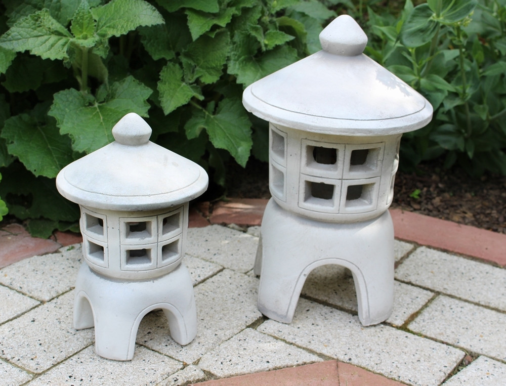 Beton Figuren japanische Laternen H 23/32 cm 2-er Satz 2-teilig für Teelicht geeignet von JS GartenDeko