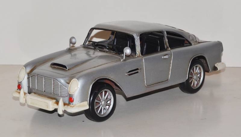 Blechauto Nostalgie Modellauto Aston Martin DB5 in silber Oldtimer L 34 cm Modellfahrzeug aus Blech von JS GartenDeko