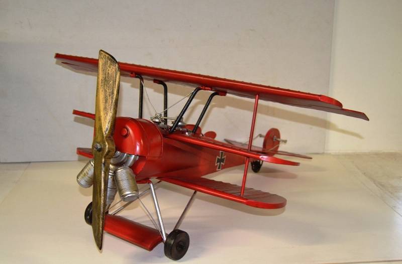 Blechflugzeug Nostalgie Modellflugzeug Oldtimer Marke Fokker Roter Baron Flugzeug aus Blech L 80 cm von JS GartenDeko